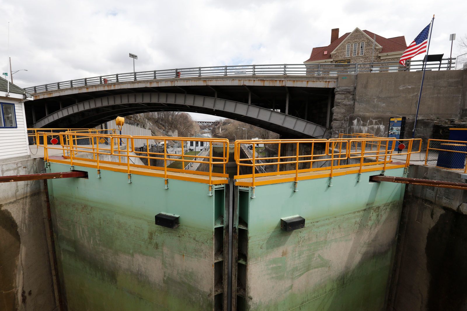 A Closer Look: Navigating the Lockport Locks
